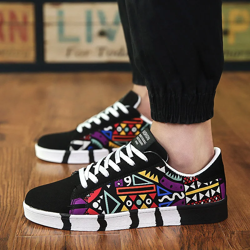 
Hot Selling In African Graffiti Casual Canvas Skateboard Sneakers Sport Men Shoes Clothes Custom Print Shoes 