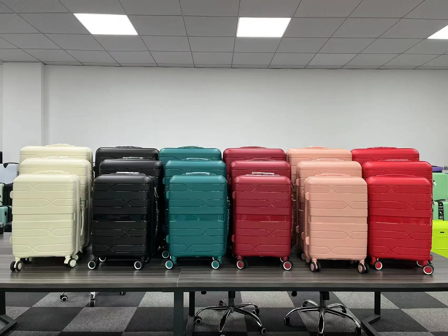 Guangdong Customized 20/24/28 Inches Luggage Sets Suitcase Carry On Luggage Case Universal Wheels Luggage Suitcase Travel Bag