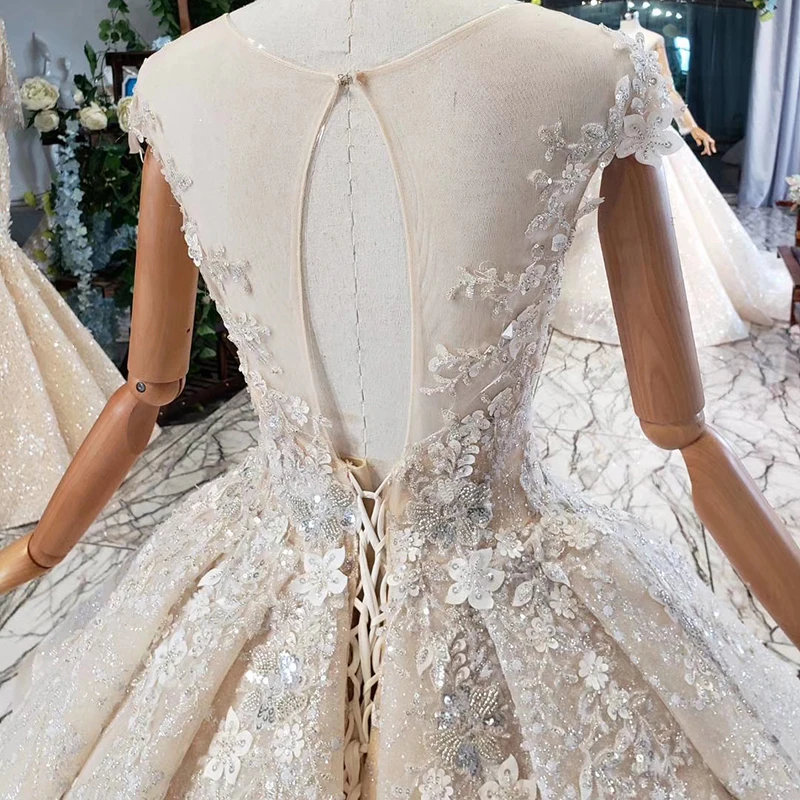 HTL728 Luxury Dubai Design Ball Gown Wedding Dress With Ivory Lace Appliques On Bridal Gown