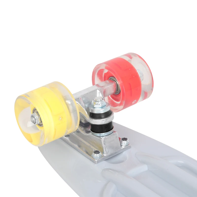 New Design Customized 22 inch Mini Fish Plastic Cruiser Skateboard with LED Light Wheels