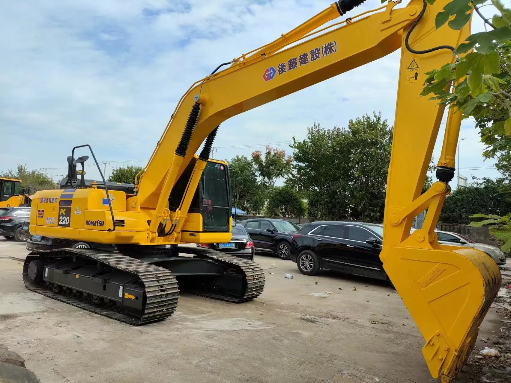 Используемый гусеничный экскаватор komatsu pc220-8 высокого качества pc 200