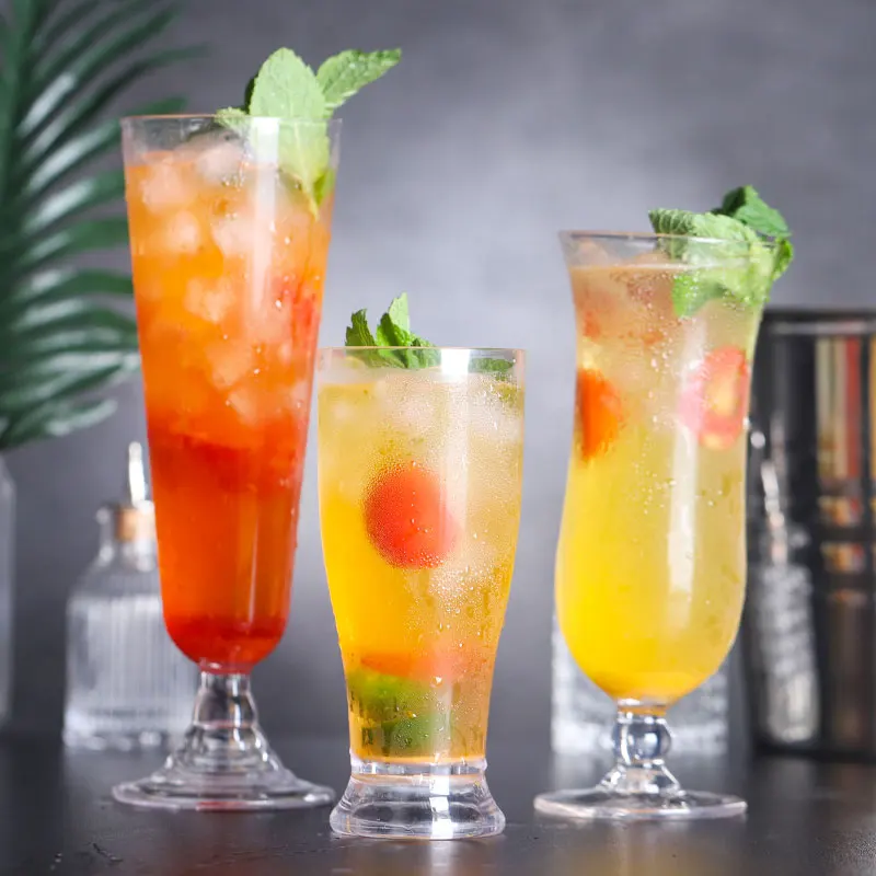 Unique Customized Plastic Hurricane Cocktail Glass Plastic Drinkware Hurricane Cocktail Glasses Wine Glass Juice Drinking Glass