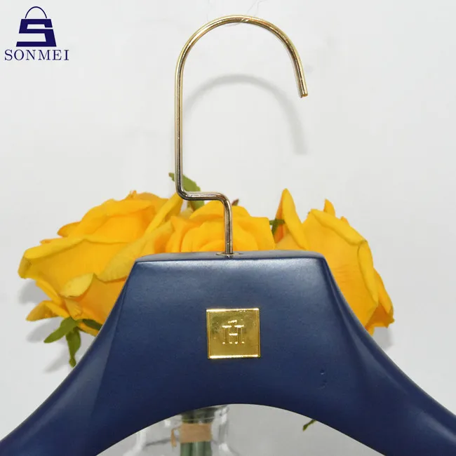 suit wood hangers ..jpg