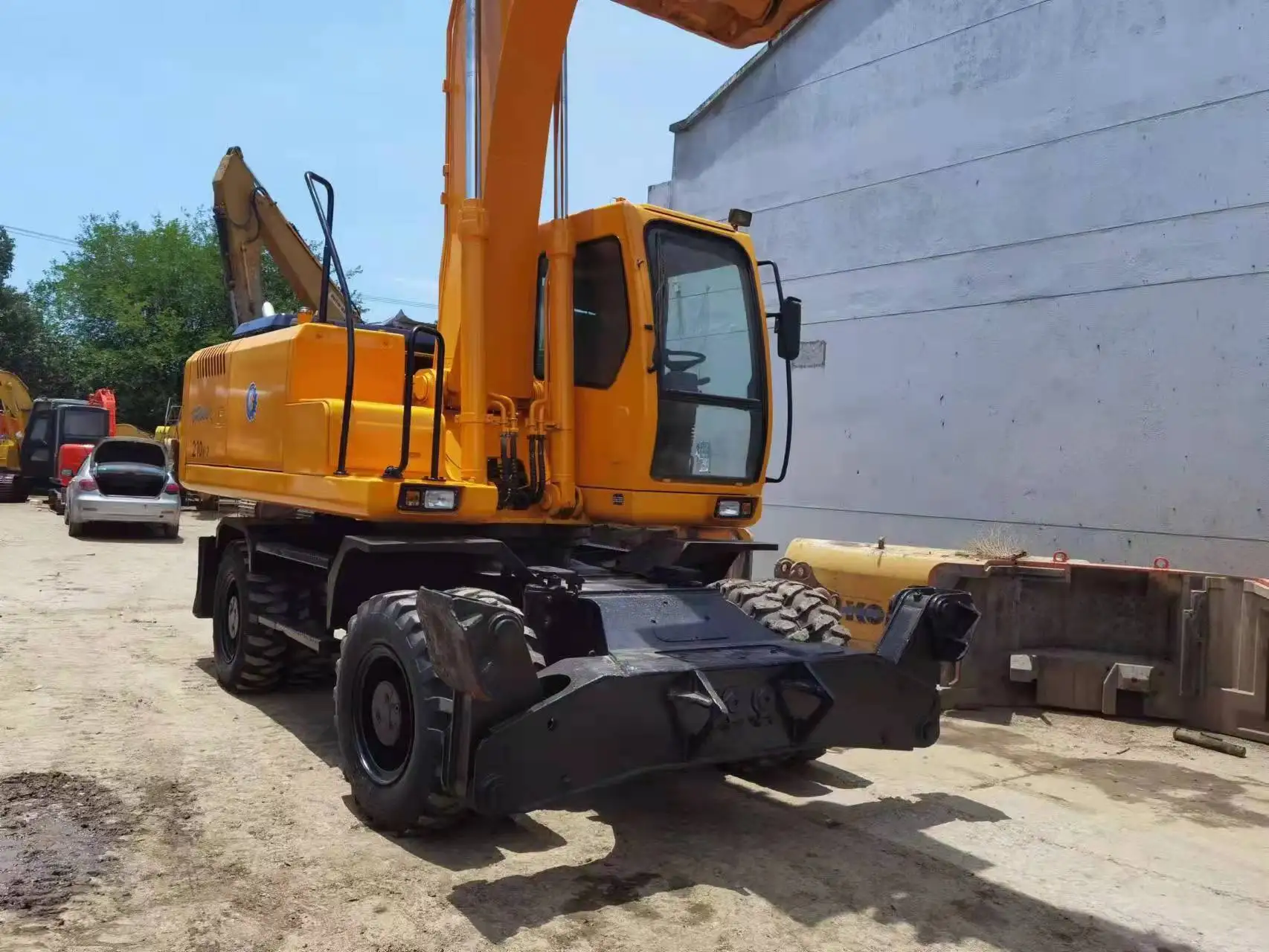 Original 20Ton South Of Korea Made  Heavy Duty Construction Equipment  Used Hyundai210W-7 Wheel Excavator