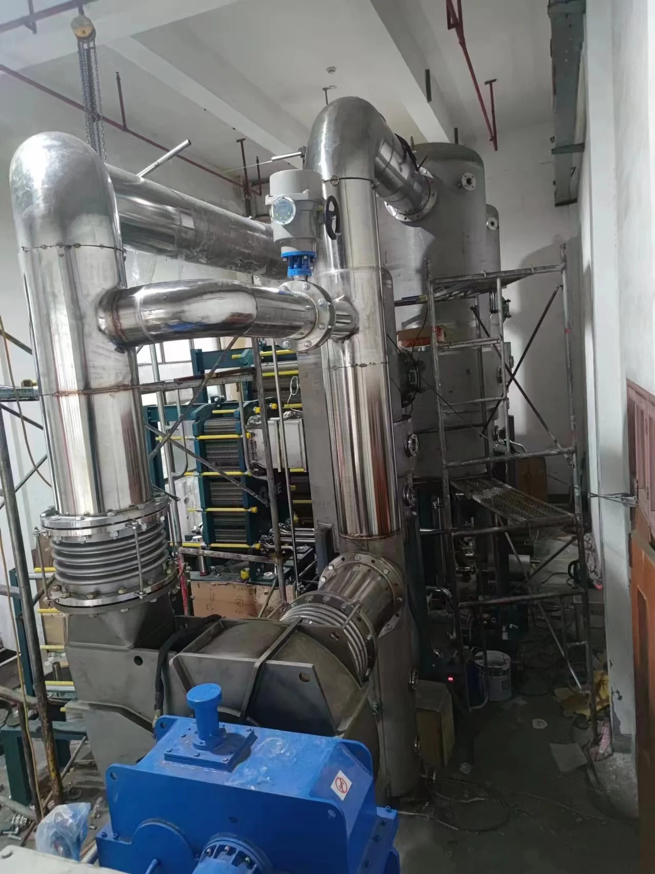 Industrial Falling Film Vacuum Evaporator for High-Salt Wastewater Crystallization