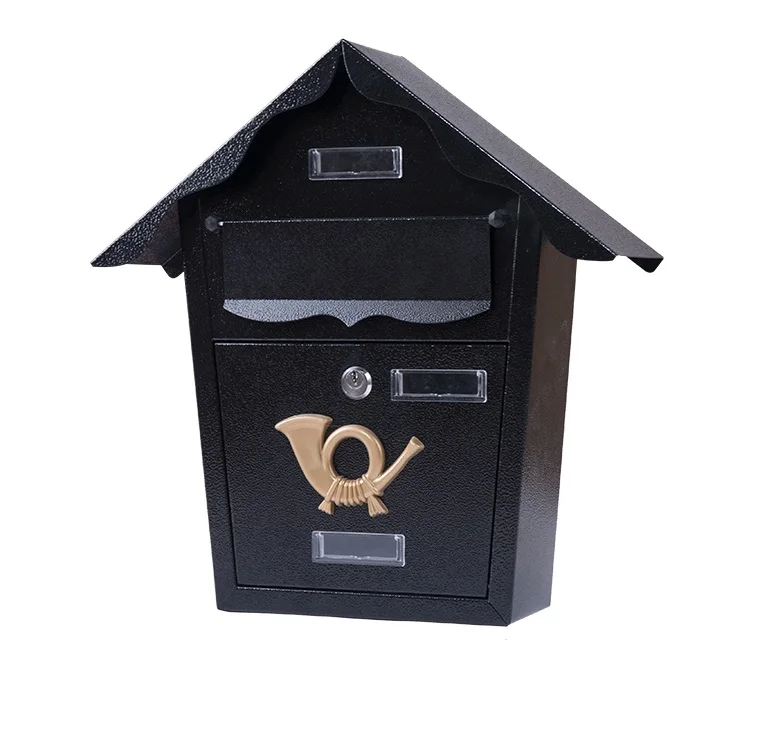 Изысканный дизайн с треугольной крышей и уникальным наружным настенным почтовым ящиком в стиле замка
