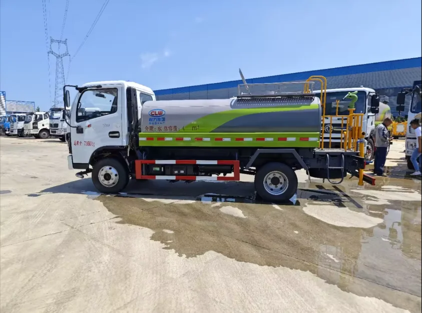 Hot Sale 4X2 Water tank Truck Liter Water Tanker HOWO Trucks 3000-5000 Gallon Tank Truck  For Sale