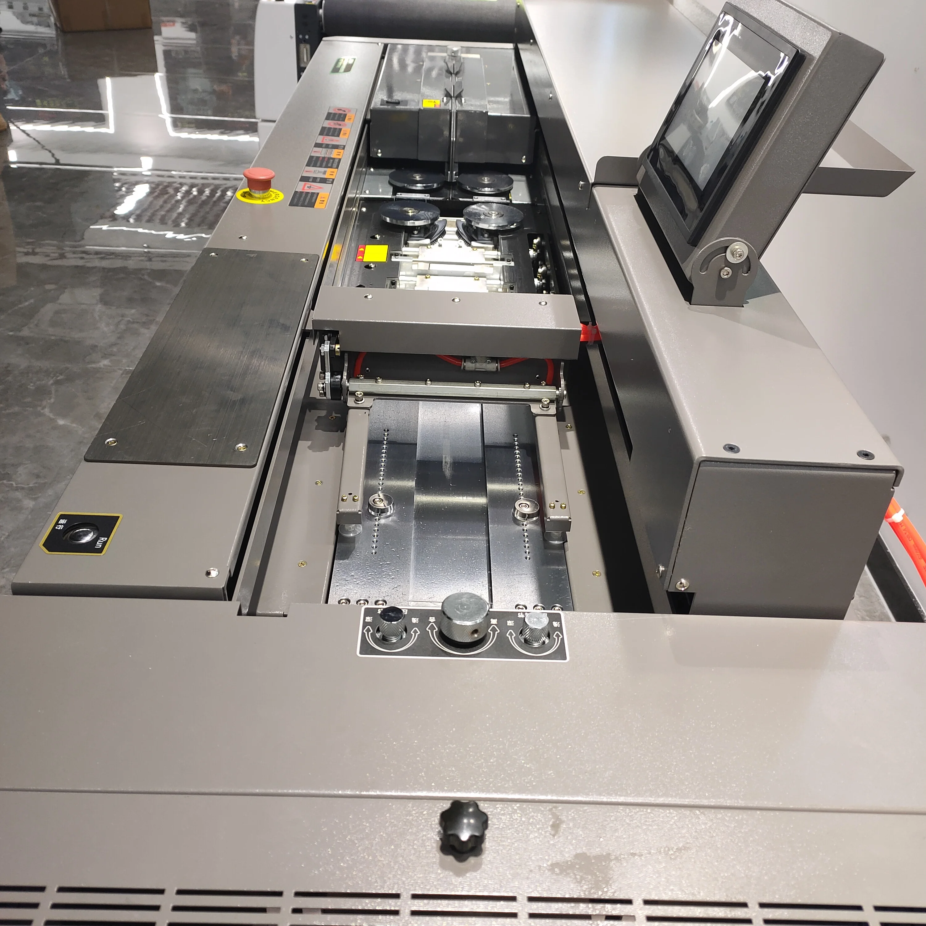 A2 Intelligent Automatic automatic feeding Double run glue binding machine  H1 With four indentations