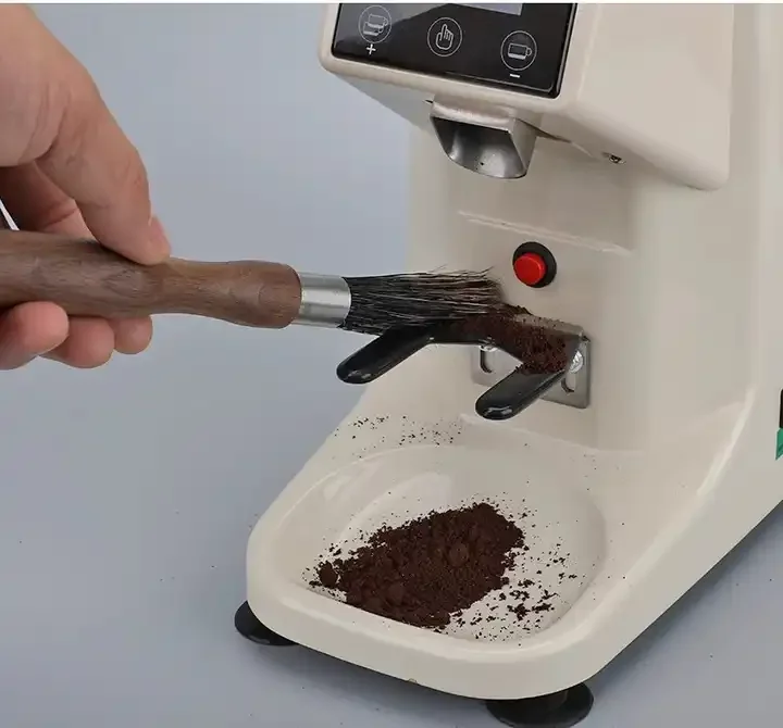 Оптовая продажа домашняя кухонная щетка для эспрессо чистки кофе с деревянной ручкой