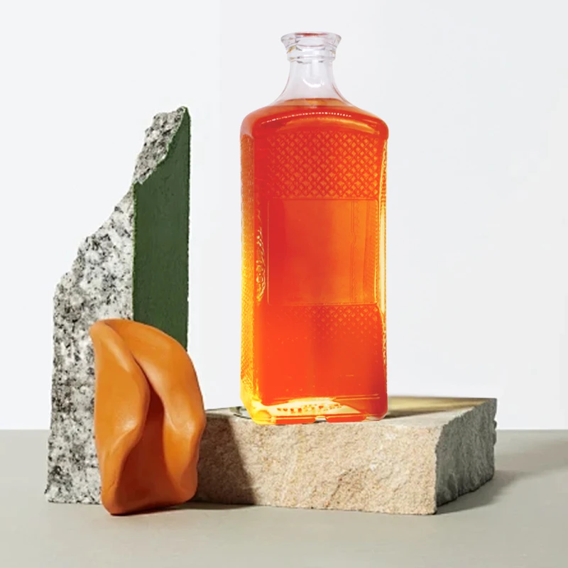 Professional service 1000ml Engraved Glass Whiskey Wine Decanter Clear Square Liquor Vodka Glass Wine Bottles with Cork