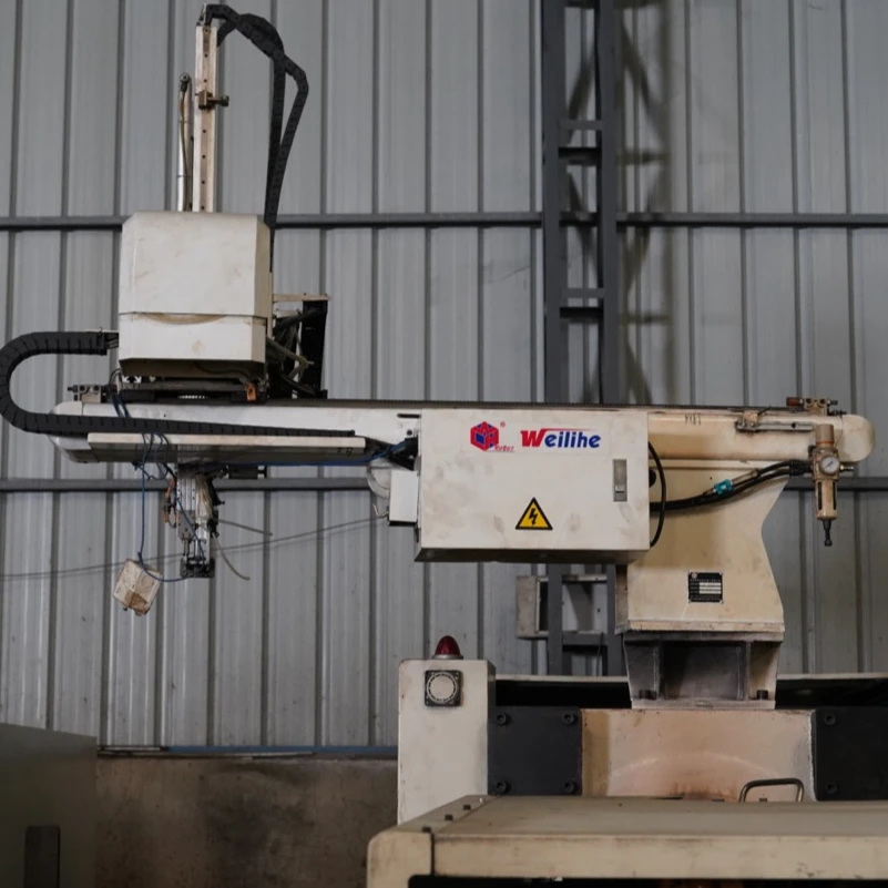 China plastic car bumper injection moulding machine automatic used plastic injection moulding machine