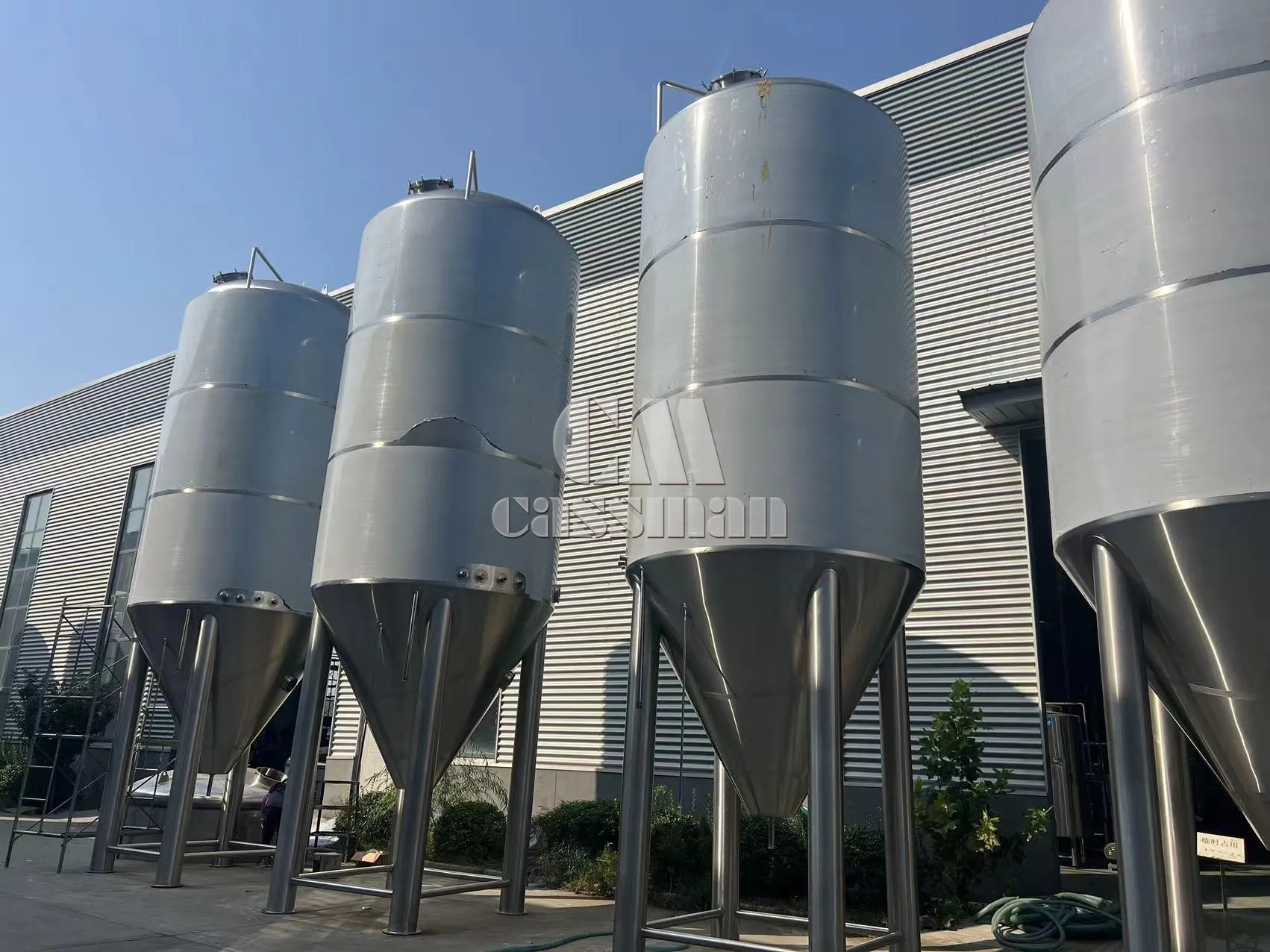 3T 4T 5T 10T Large Volume Slim and tall design Fermentation Tank Craft Beer Brewery Jacketed Conical Fermenter