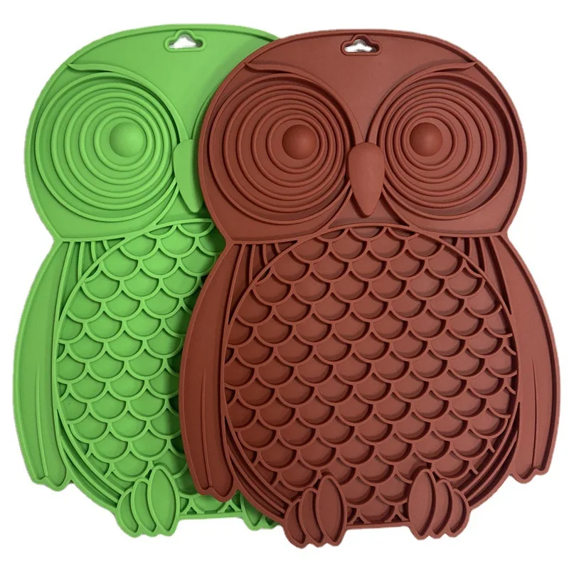 environmental multi functions square silicone feeding pad teddy shower distraction device licking mat for pet bathing grooming