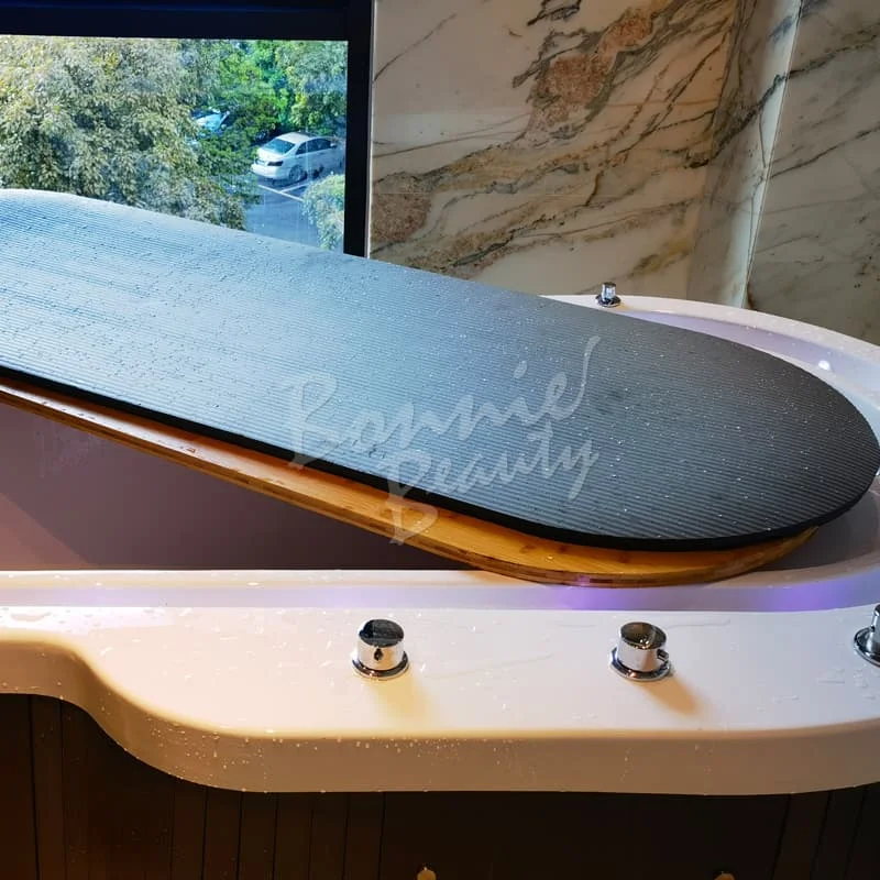BonnieBeauty Water Flow Massage Bed Water Jet Massage Spa Bed Used Acrylic Vicky Shower Hydrotherapy for Massage Spa Center
