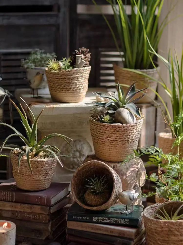 Seagrass mini planting pots flower pots