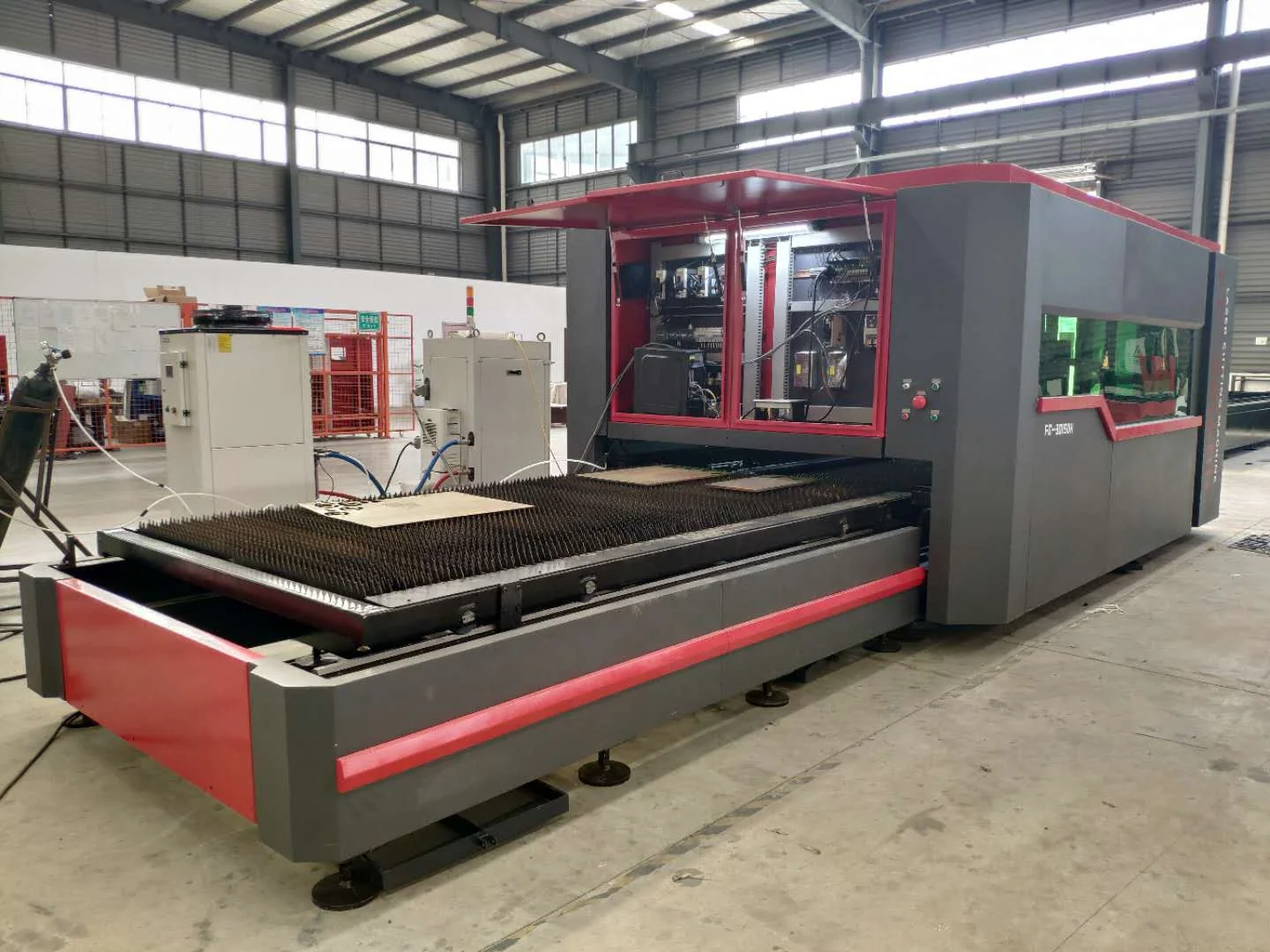 Good Price Metal Sheet Fiber Laser Cutter Top Seller Steel Aluminum Iron 1kw 2kw 3kw Fiber Laser Cutting Machine