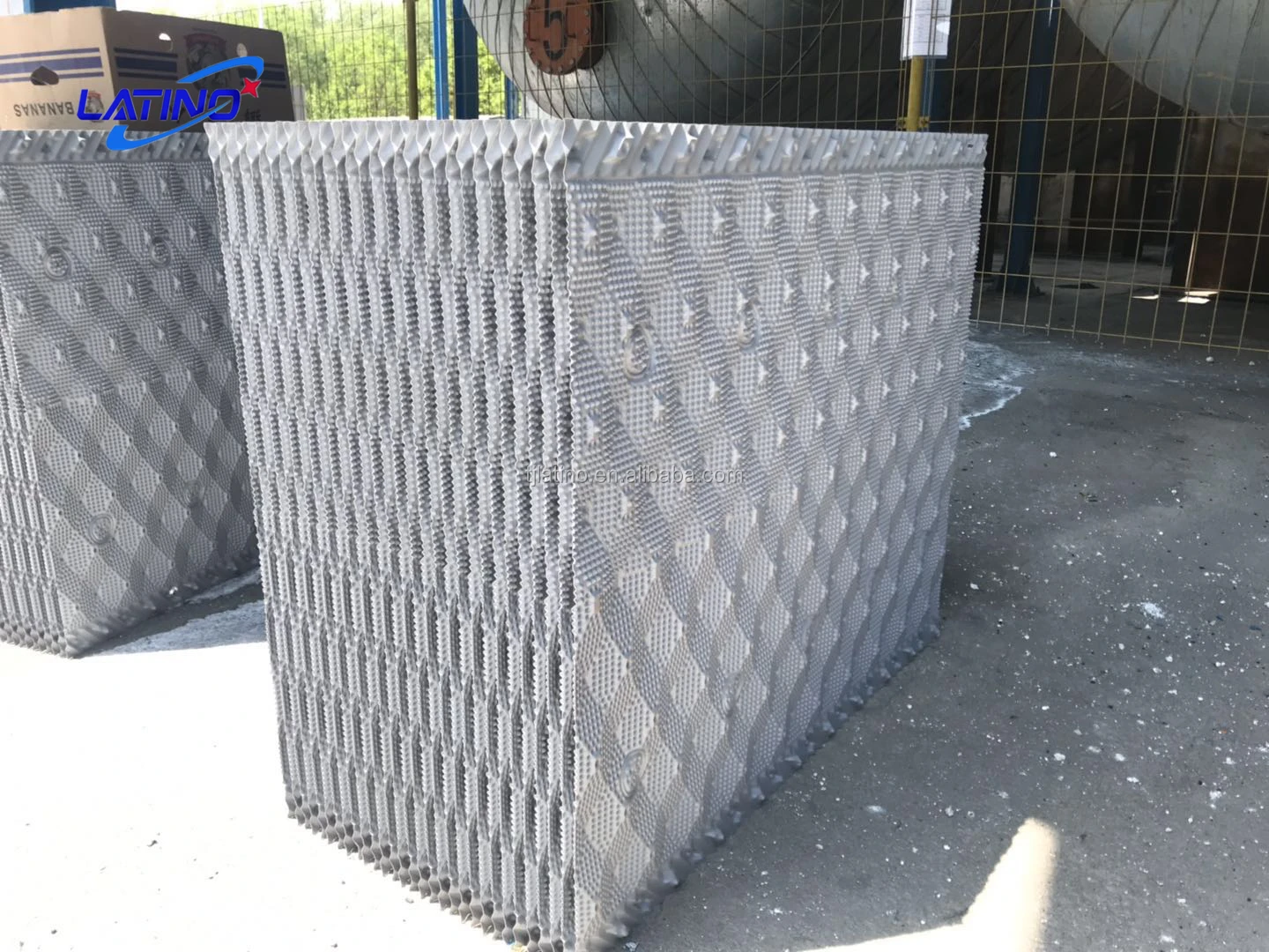 Охлаждающая башня для перекрестного потока, охлаждающая башня