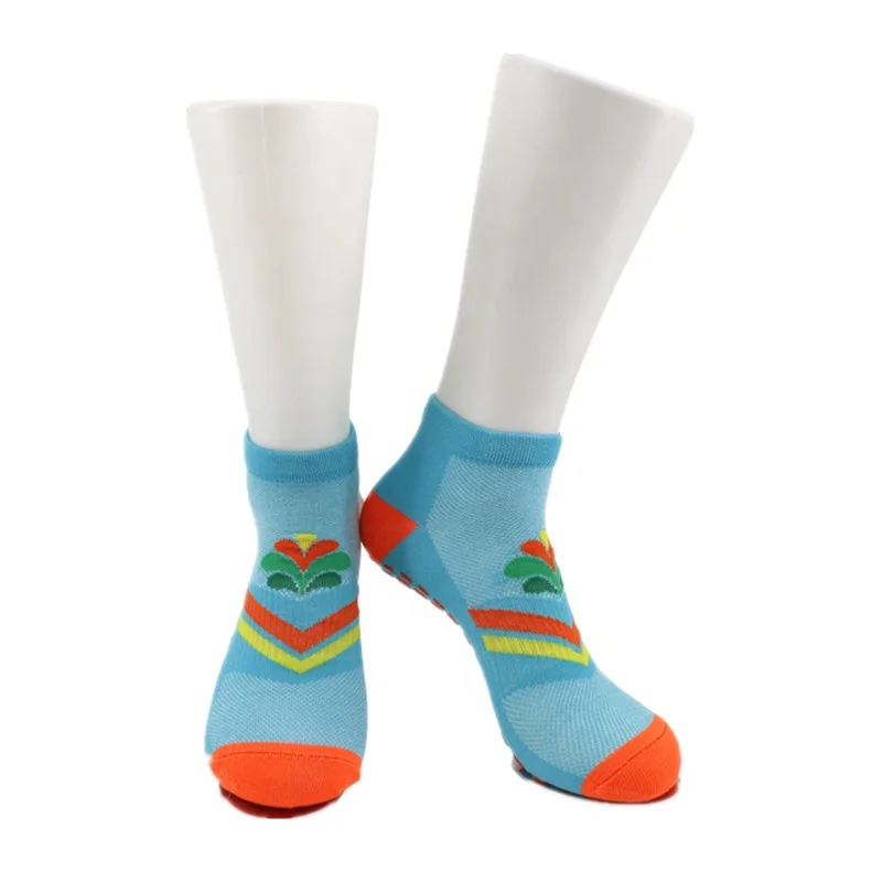 Custom Indoor Playground Anti Slip Sole Polyester Wholesale Non Slip Sock Kids Trampoline Park Socks