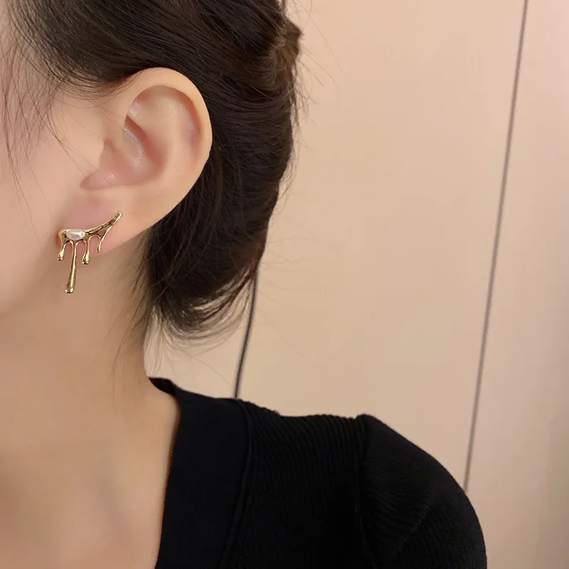 2022 New So Cool Liquid Metal Geometric Irregular Zircon Earrings for Woman Man Asymmetrical Earrings Jewelry Wholesale