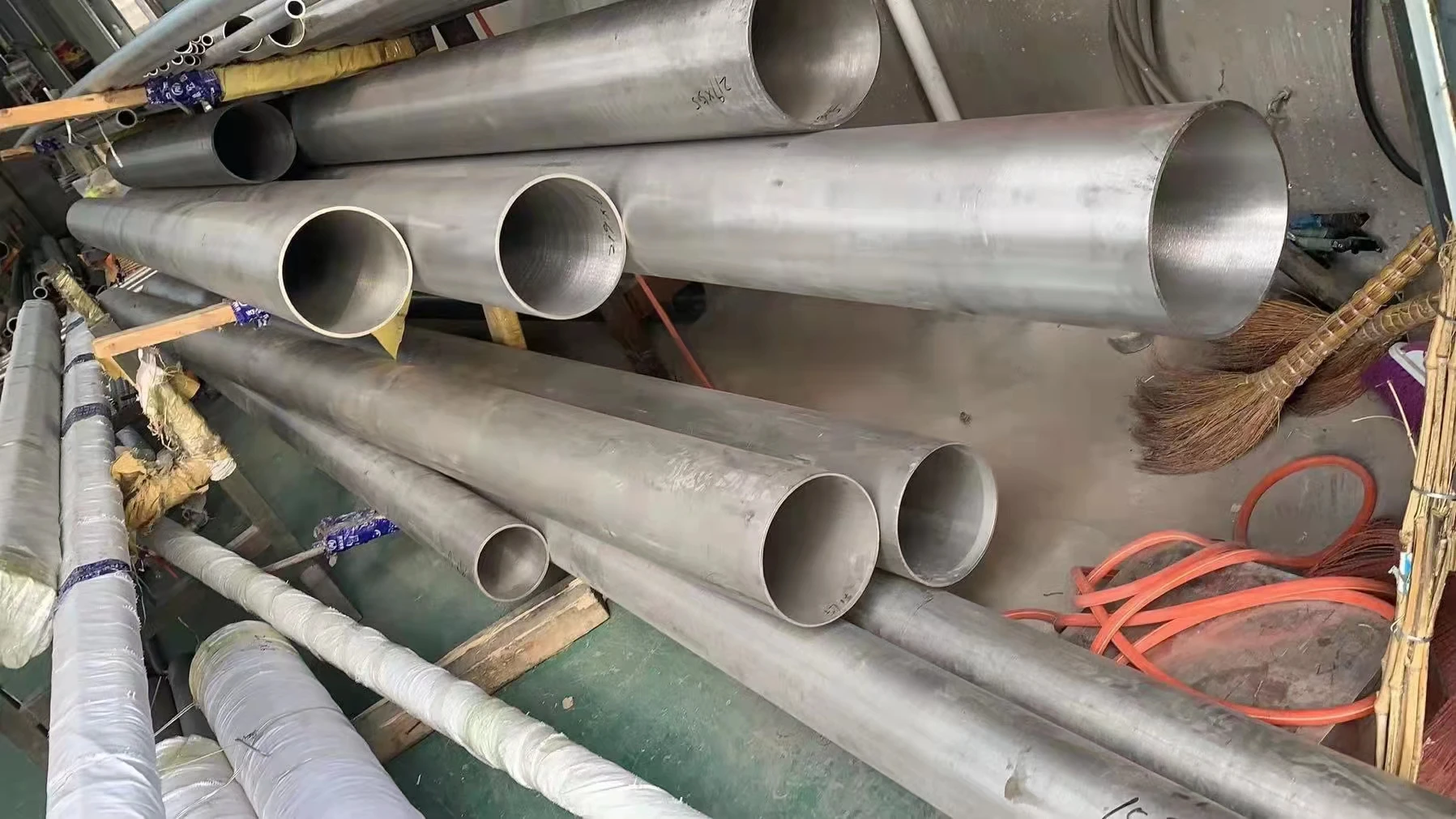 Factory Seamless Tube Gr2 Gr1 Gr5 Gr9 Titanium Pipe Prices 3.5 inch titanium exhaust pipe titanium pipes