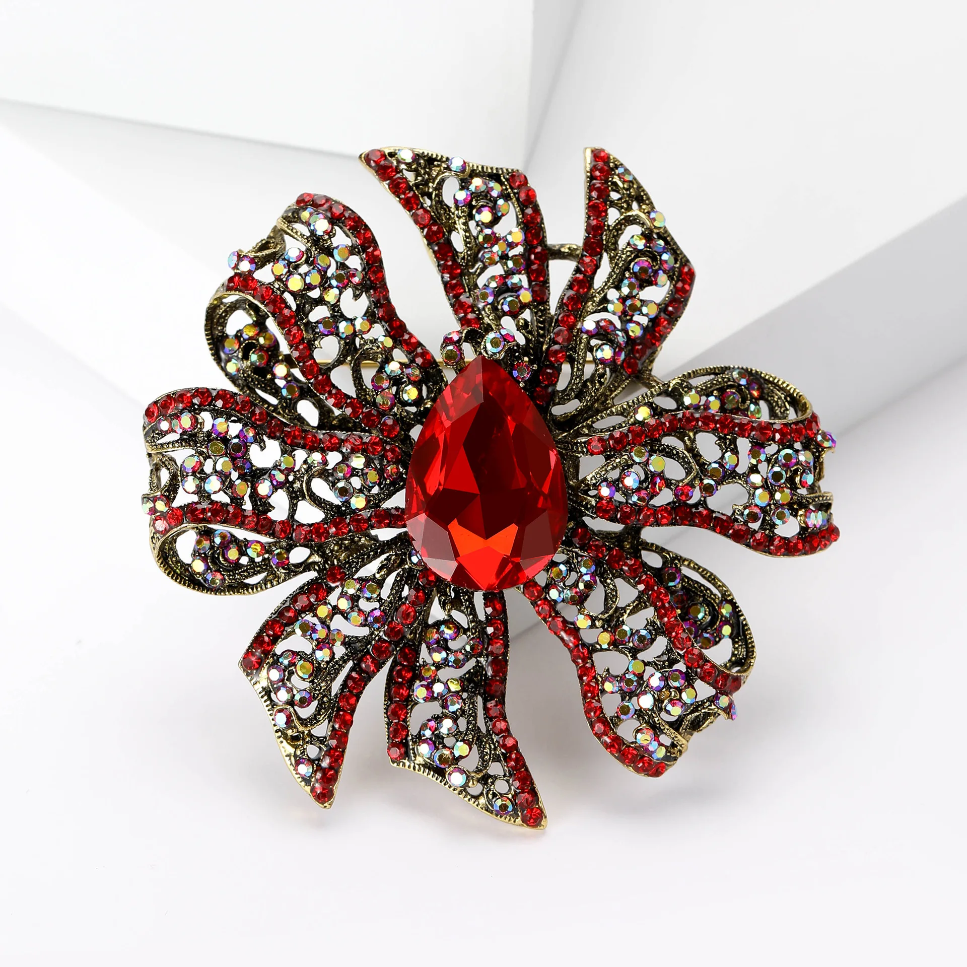 Custom Newest 2020 Wholesale Luxury Rose Gold Safety Jewelry Pin Crystal Rhinestone Colorful Flower Brooch Pin Women Hot Sale