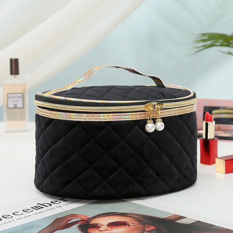 Wholesale Winter Portable Travel Daily Quilted Wash Organizer Bag Makeup Suitcase For Women Vintage Velvet Ladies Cosmetic Bag