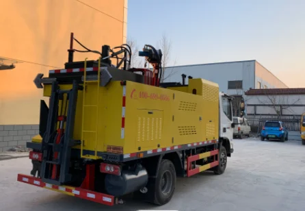 Heat Insulation Recycling Regeneration Asphalt Road Maintenance Automatic  Distributor Truck Asphalt Bitumen Pressure Sprayer