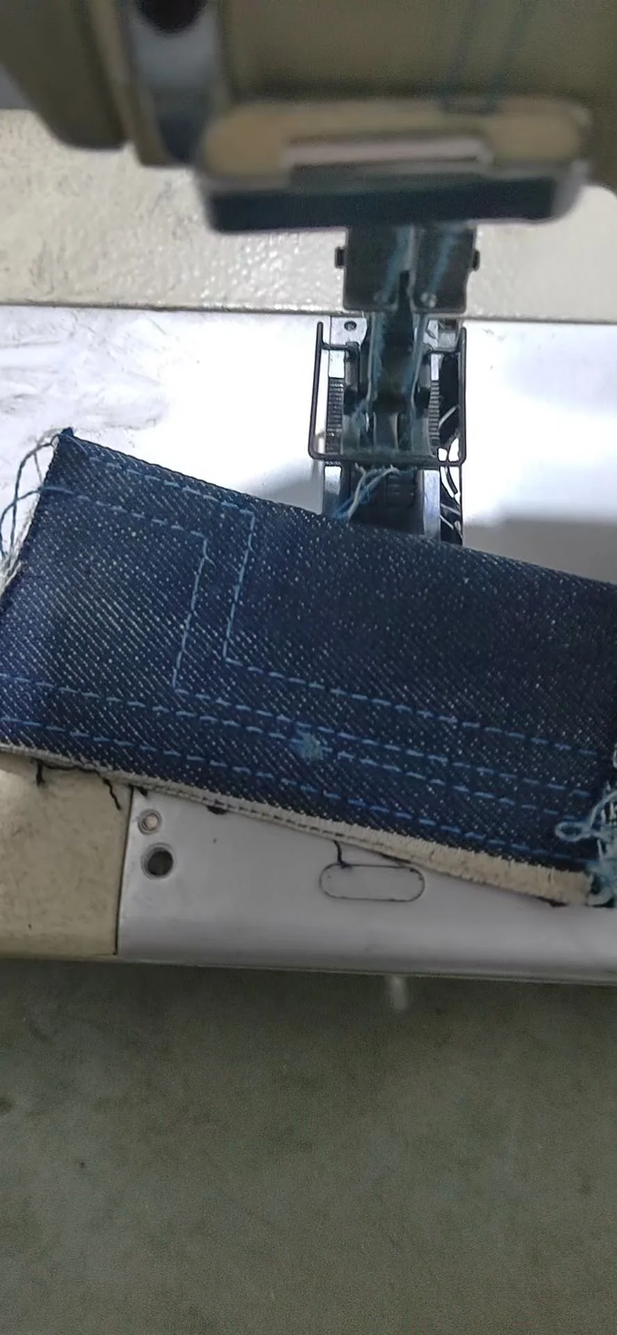 Швейная машина с двойным