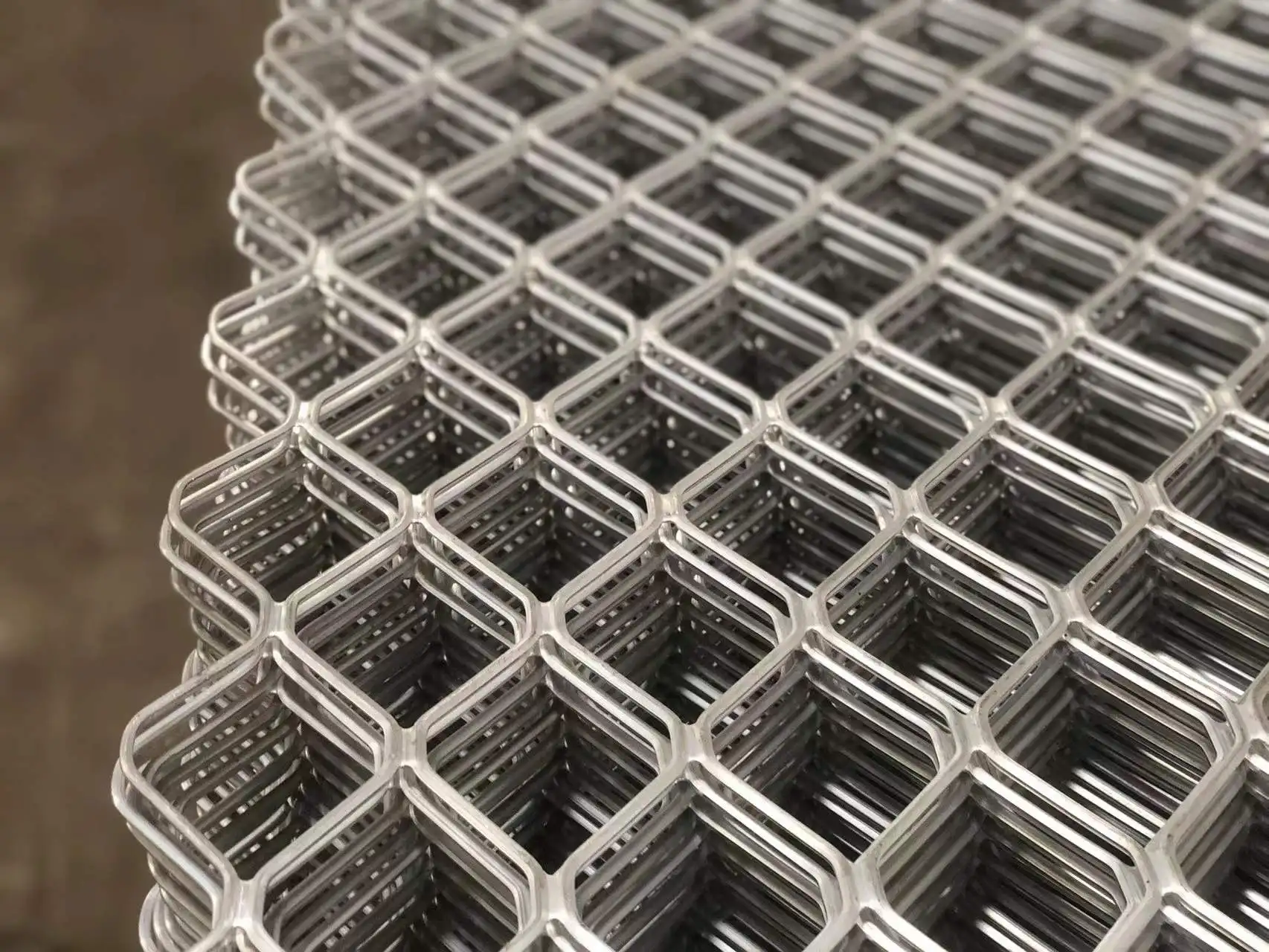 Manufacture High Security Panel Cladding Diamond Hole Wire Aluminum Expanded Metal Mesh