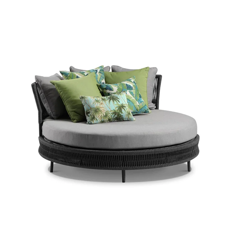 Hot Selling Worth Buying Elegant Casual Rattan Round Waterproof Daybed Outdoor Garden Daybed