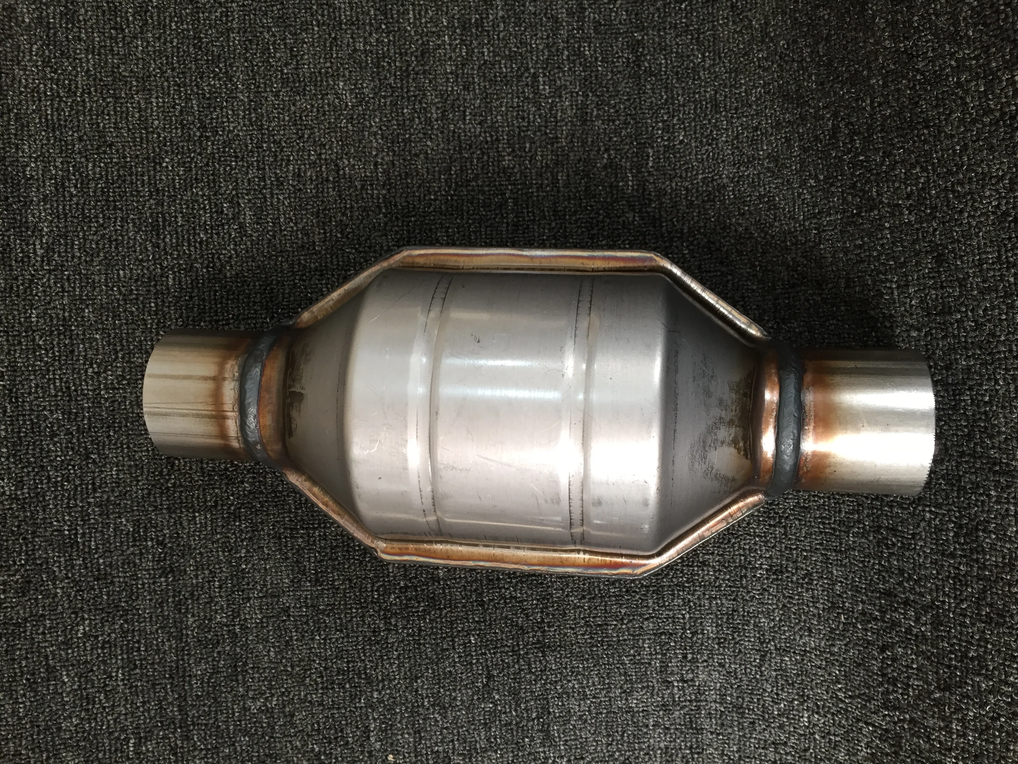
Three way Oval Universal Catalytic Converter with ceramic substrate LL-0216 