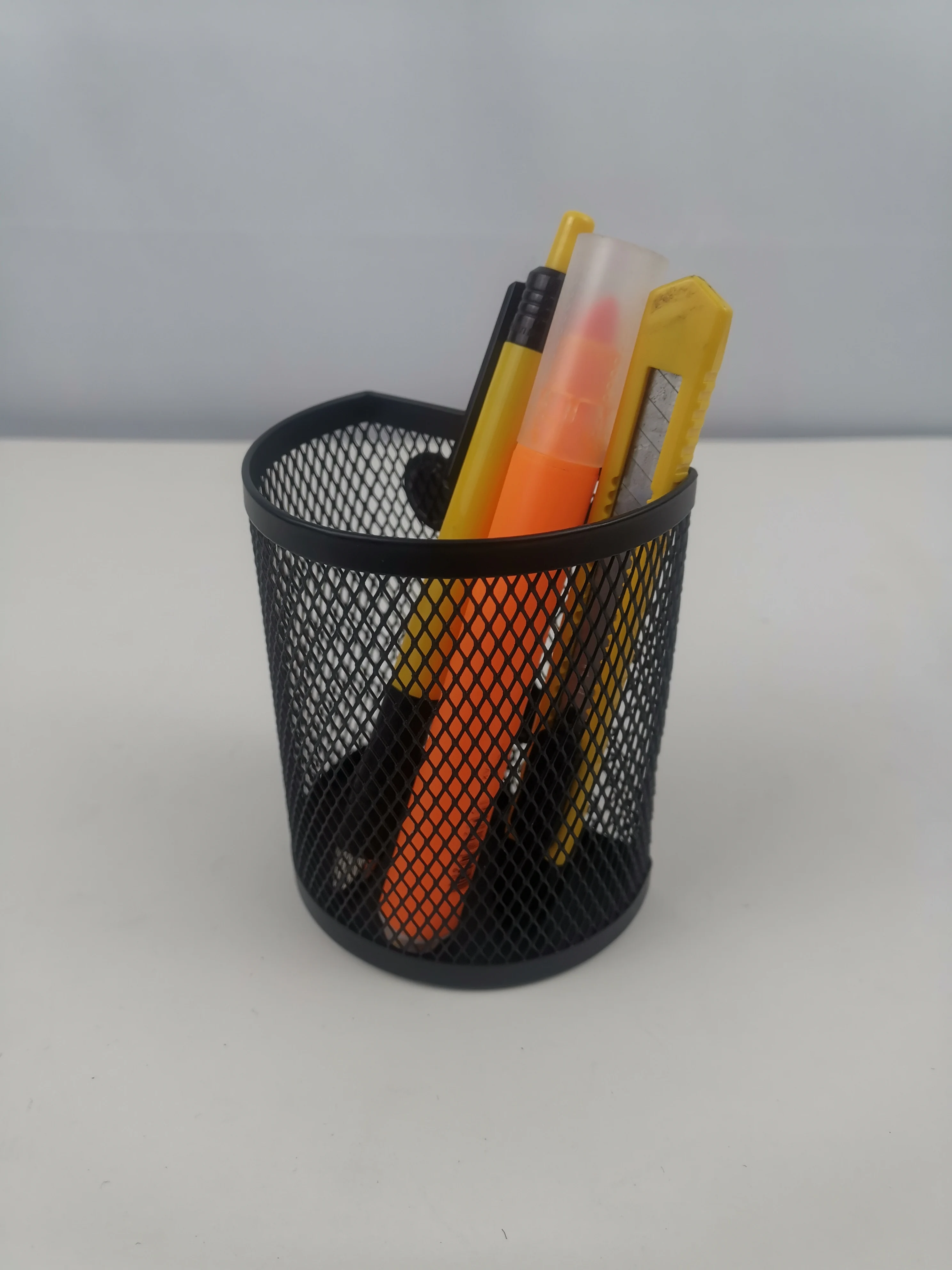 Black Mesh Metal Magnetic Pen Case Pencil Holder for Refrigerator and Whiteboard Brush Pot