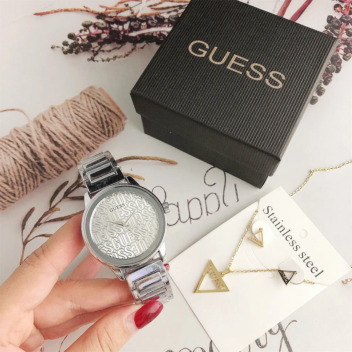 Free shipping [2022] wholesale simple luxury oem fashion girls lady new design watch women alloy analog watches geneva gold wristwatch