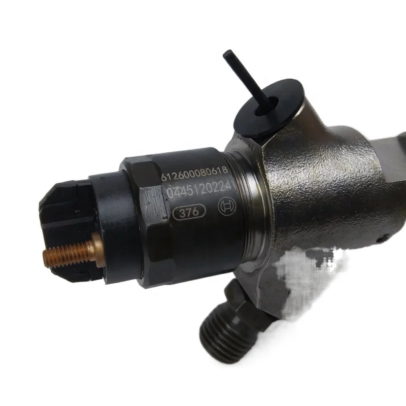 Sinotruk HOWO shacman Weichai engine spare parts Oil pump injector 612600080618