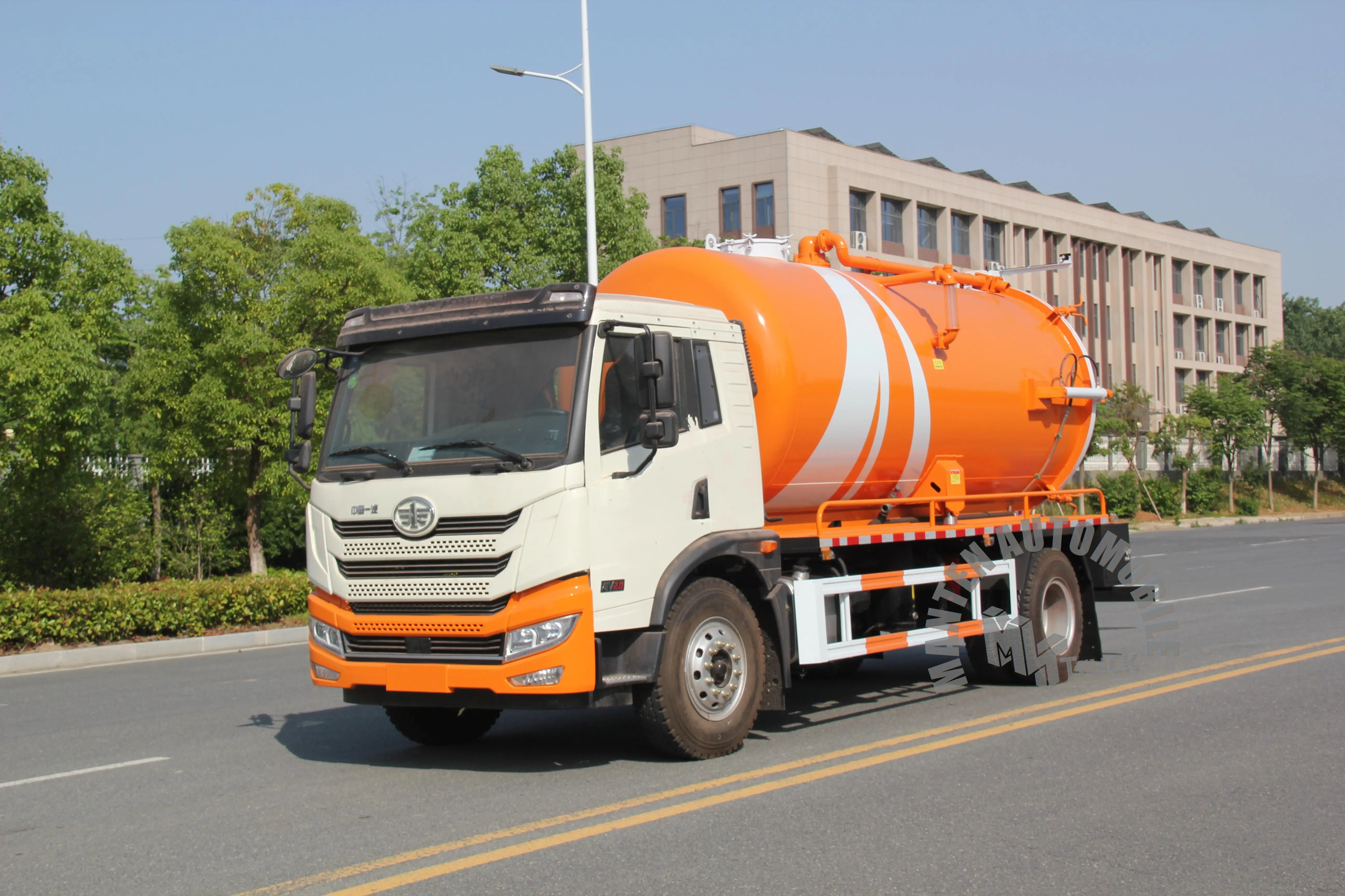 suction sewage truck(5).jpg