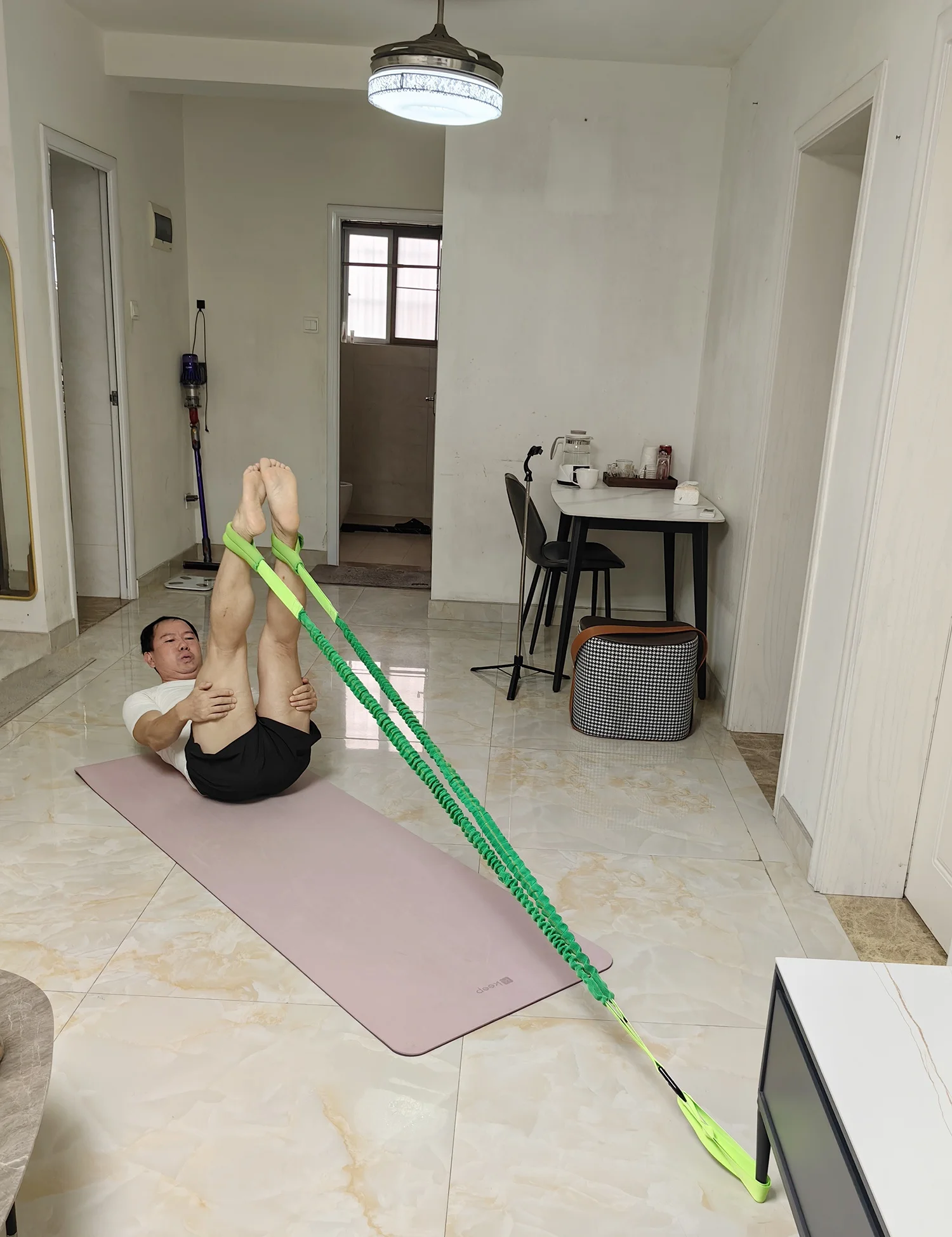 Gymarts adjustable padded handle resistance tube for workout