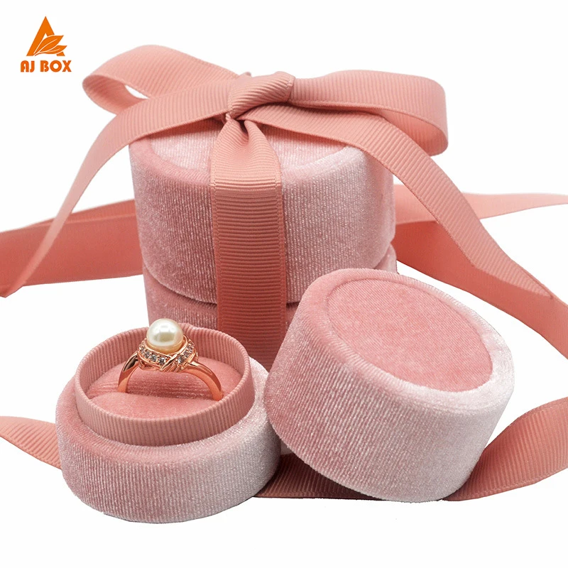Wholesale Custom Luxury Jewellery Packaging Wedding Ring Swan Flannelette Plush Box Pink Round Velvet Jewelry Boxes With Ribbon