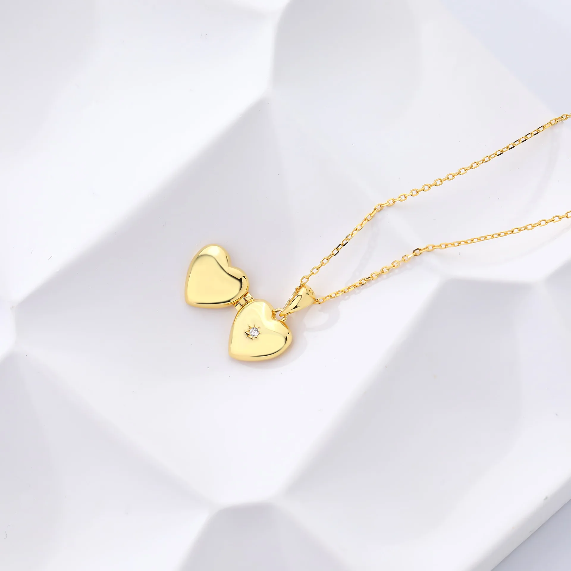 Women Heart Locket Necklace with Photo Silver Metal Plated Gold Necklace