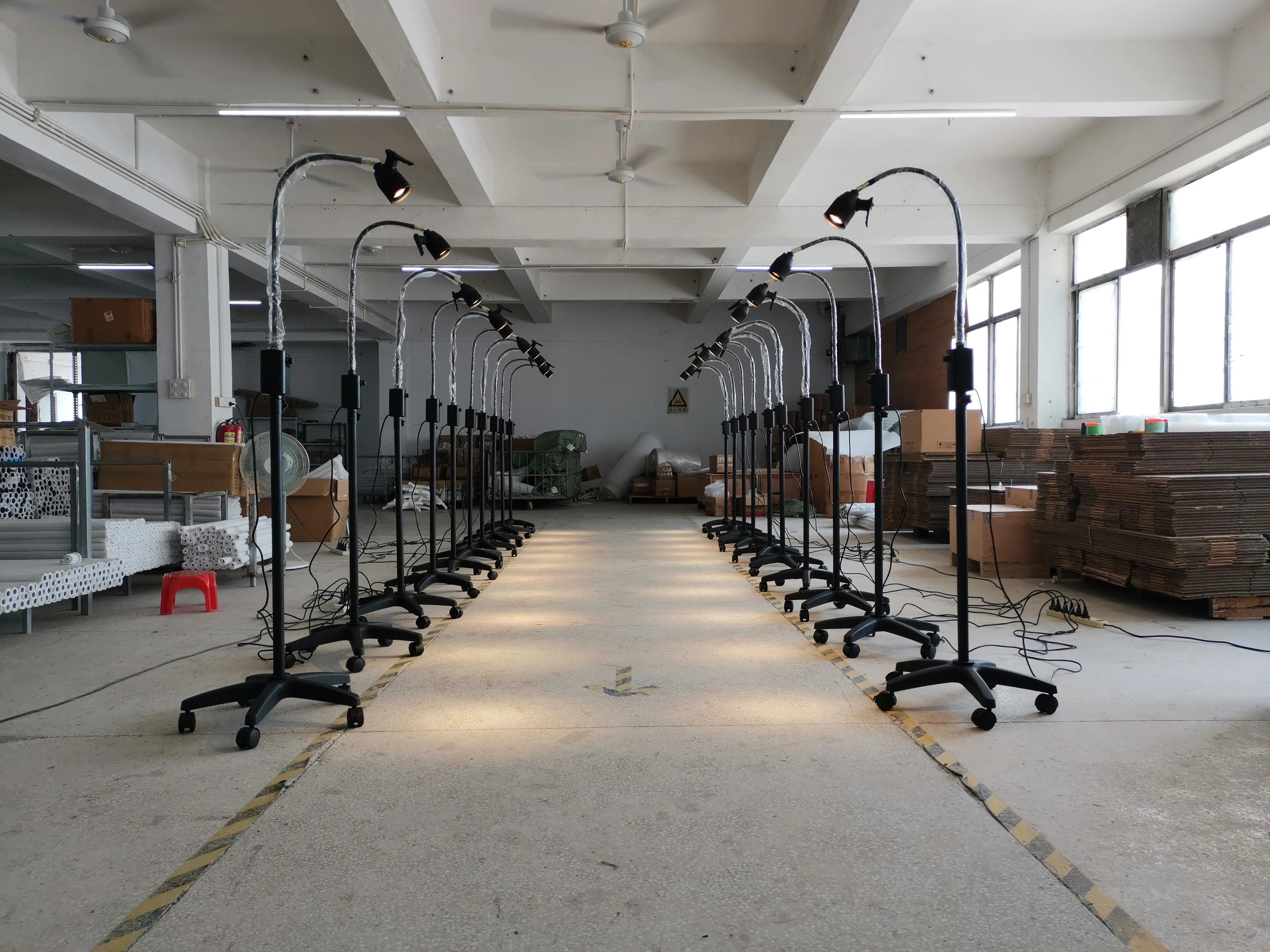 Halogen Examination Lamp KS-Q35 Wall mounted Type Black Medical instruments Surgical auxiliary light Hospital ENT Dressing
