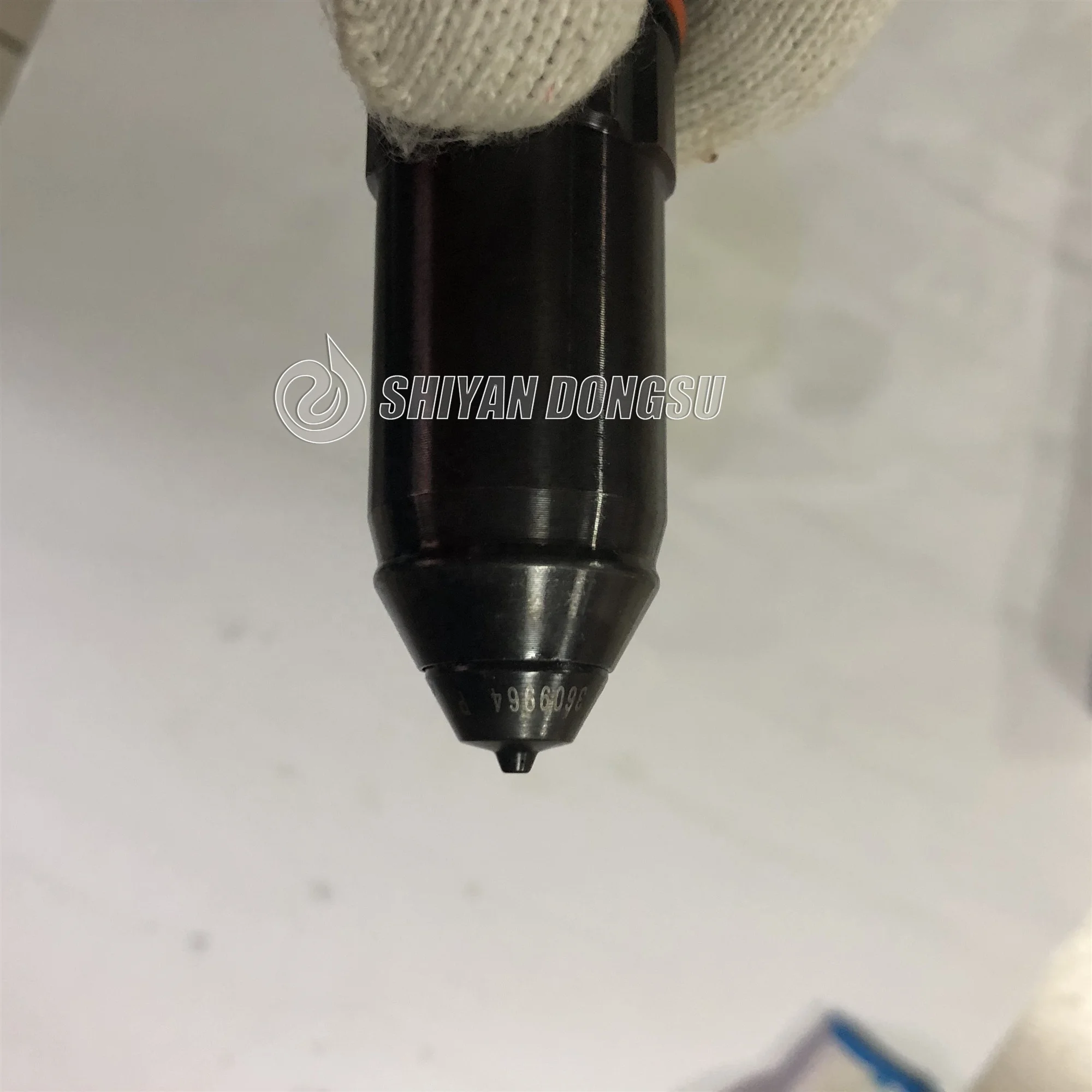 Original new CCEC KTA38M Marine diesel Engine Fuel Injector 3676984