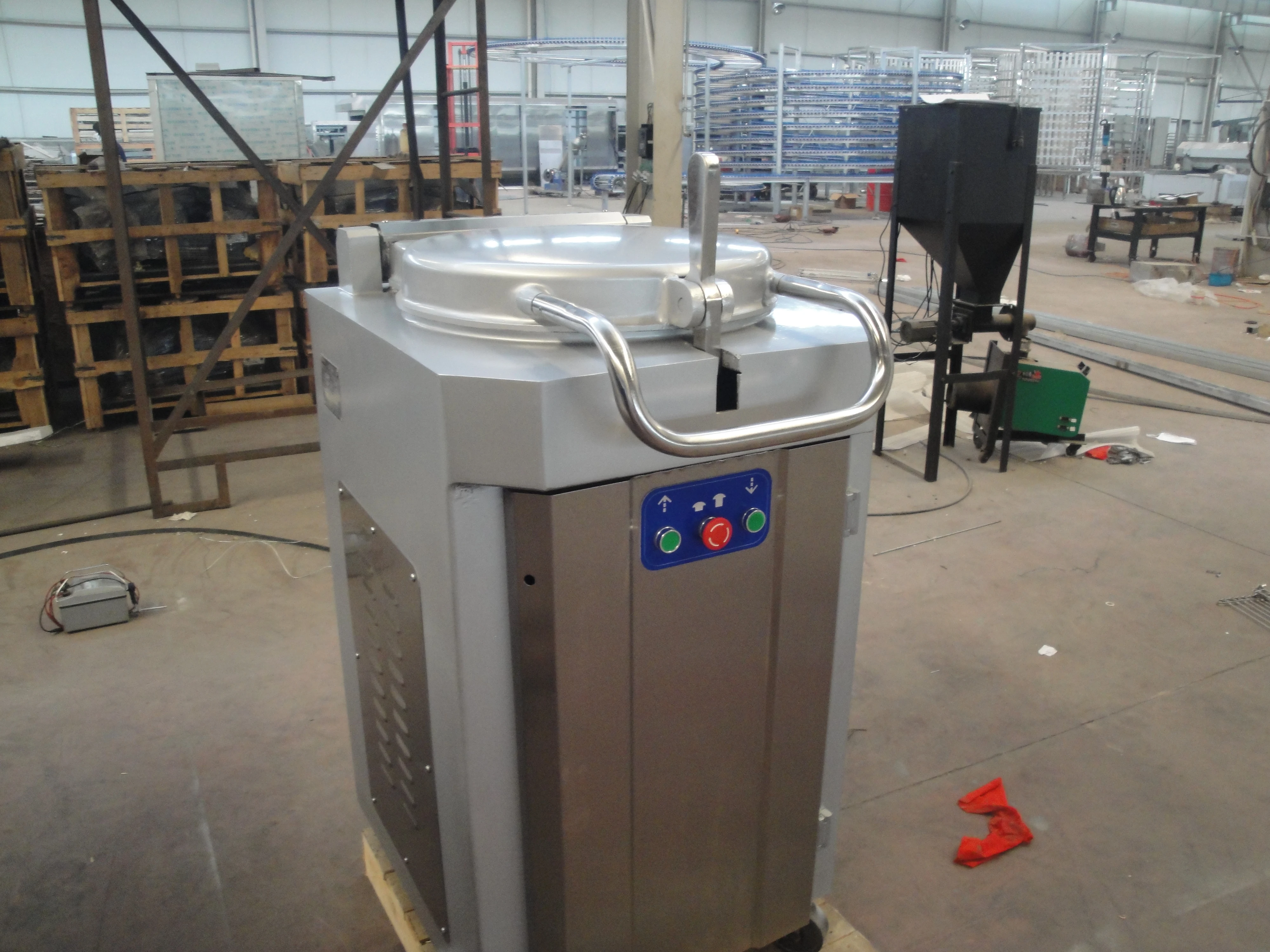 Toast/Hydraulic dough divider with a dividing range of 135-1000g for dough dividing by dough sticks, simple and easy to operate.