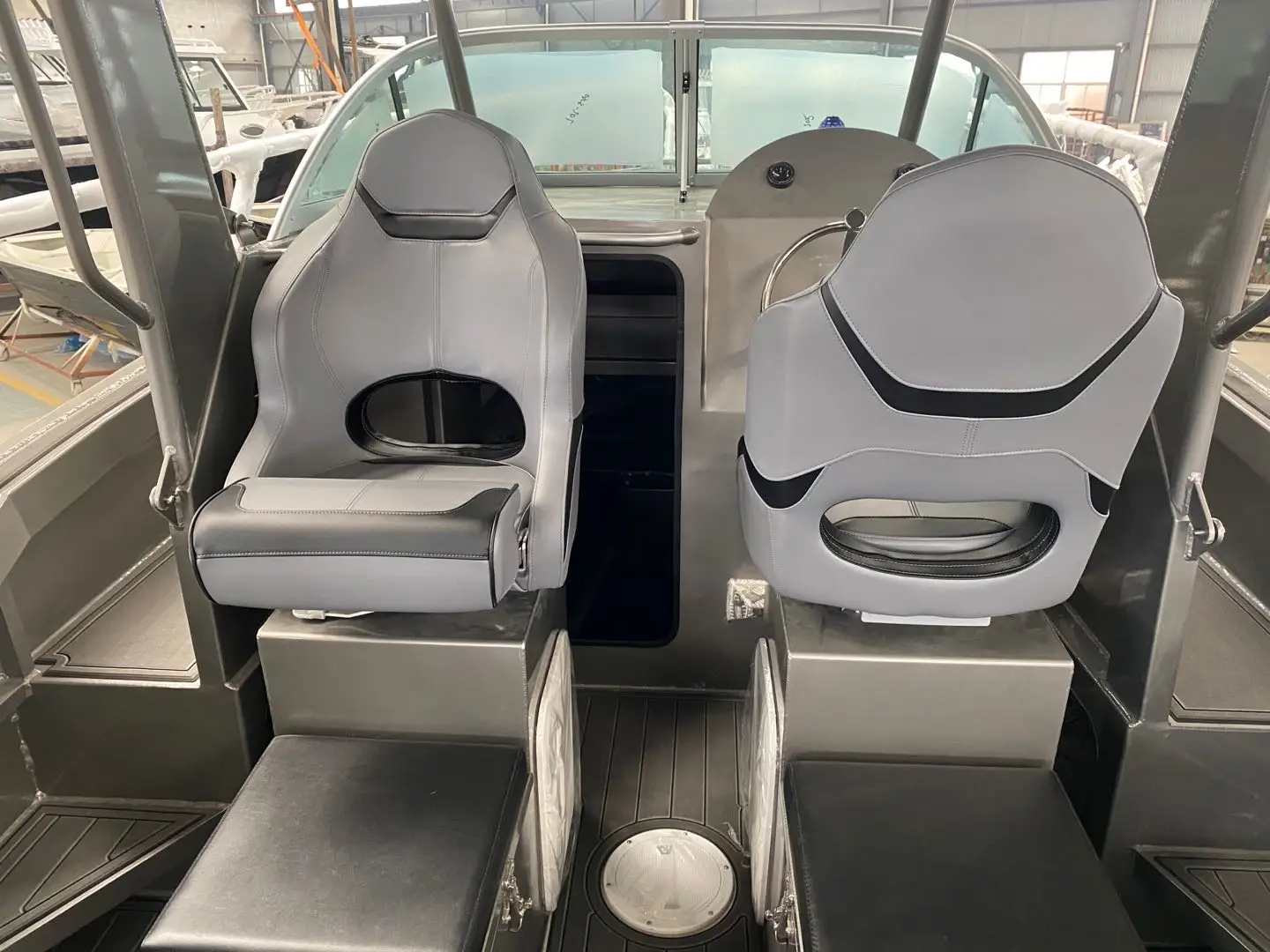 6.85m Aluminum Speed Fishing Center Cabin Boat Gospel