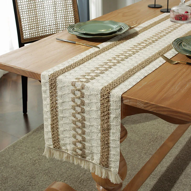 Latest innovative design Modern wedding banquet decoration Bohemian burlap woven tassel table runner wtih placemat set