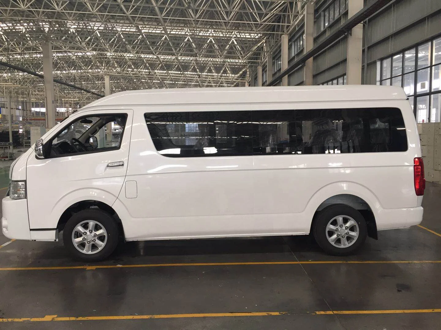 Акция ChANGAN, 15 сидений, микроавтобусы с широким кузовом и 2,7 л бензинового двигателя, доступны только 14 единиц новинки