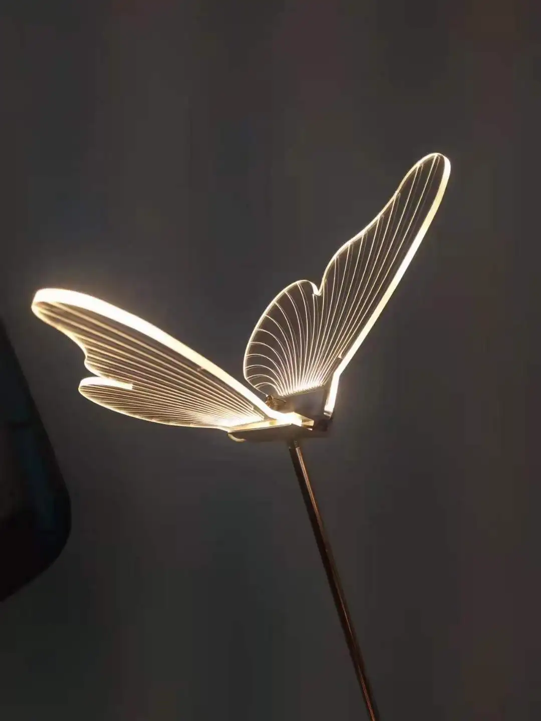 Hot sale wedding supplies road lead wedding decoration centerpieces butterfly LED light stand