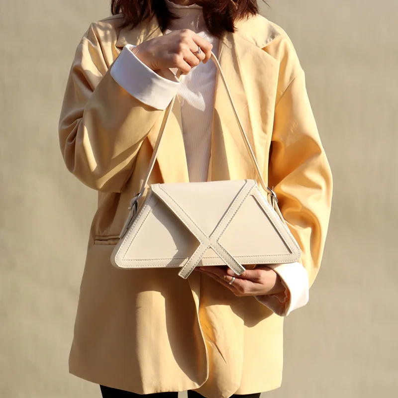 French Niche Design Underarm Trapezoid Bag 2021 Net Red New Trendy Korean Version Of The Wild One-Shoulder Messenger Bag