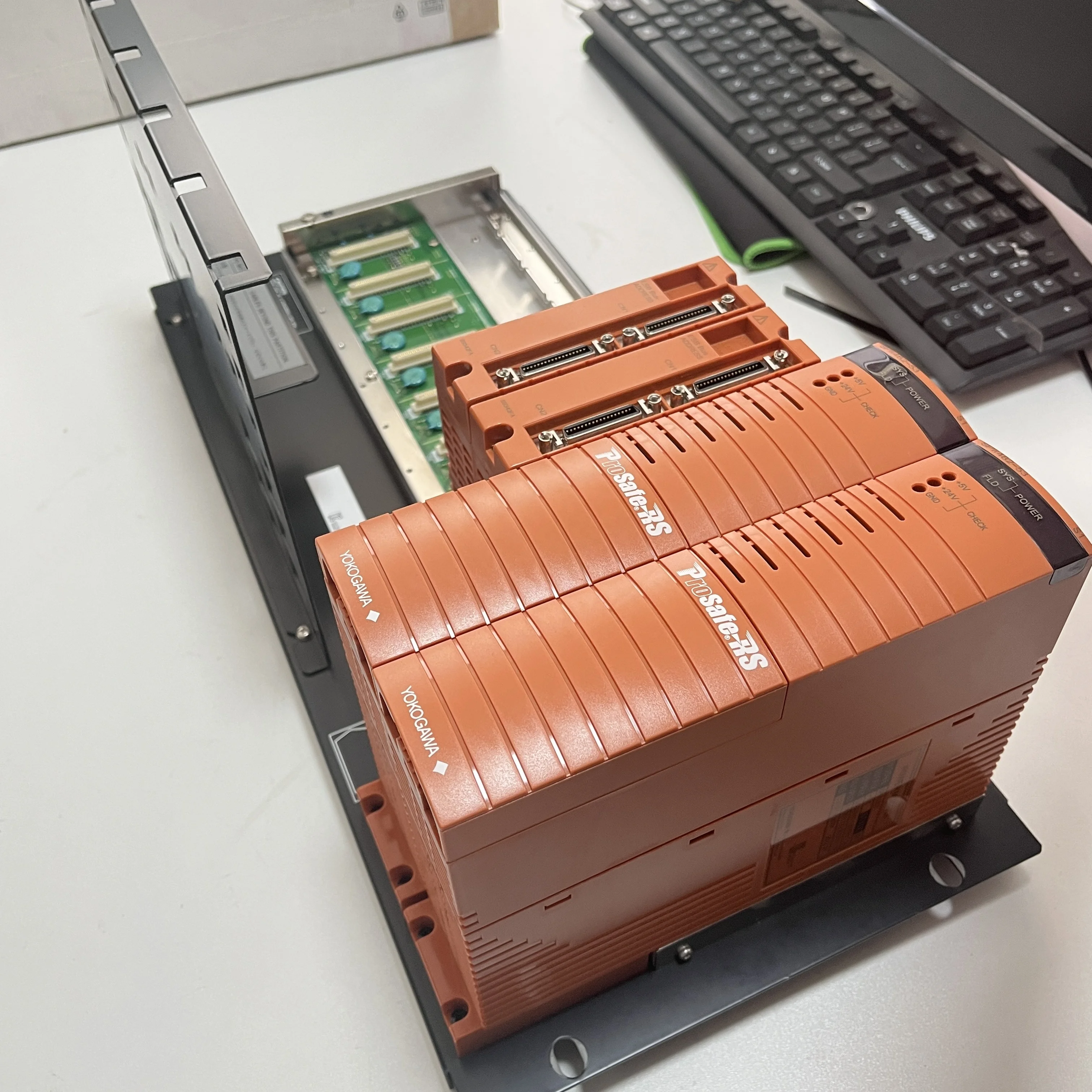 100% original Yokogawa SAFFTY NODE UNIT SNB10D and POWER MODULE SPW482 Spare parts for motor control system