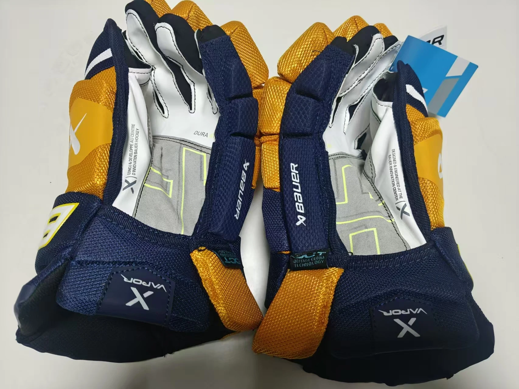 Custom Wholesale Premium Hi quality Ice Hockey Gloves For Senior/Junior /Youth