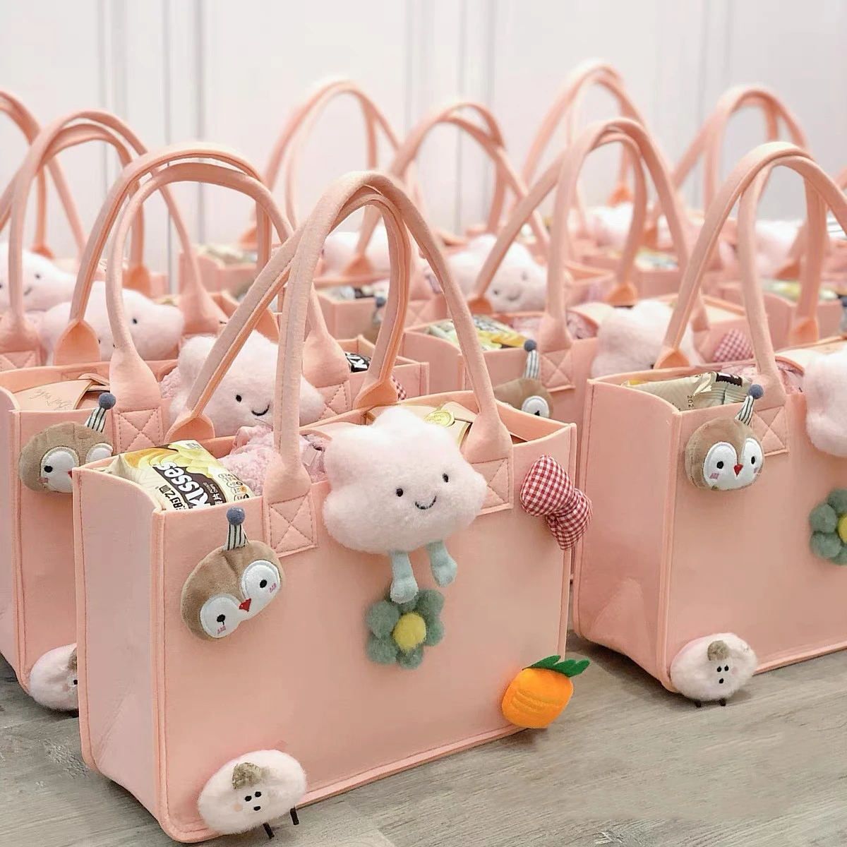 Cute felt tote gift bag for new born baby kid party gift packaging