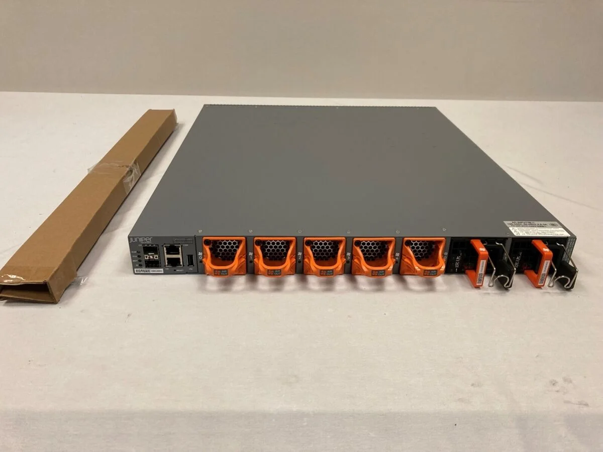 Original QFX5110-48S-AFO2 Juniper 10/100/1000Mbps 48 port network switch